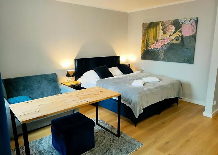 Hugo Vip Apartments